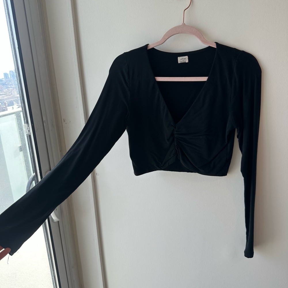 Aritzia Wilfred Cropped Rushed Long Sleeve